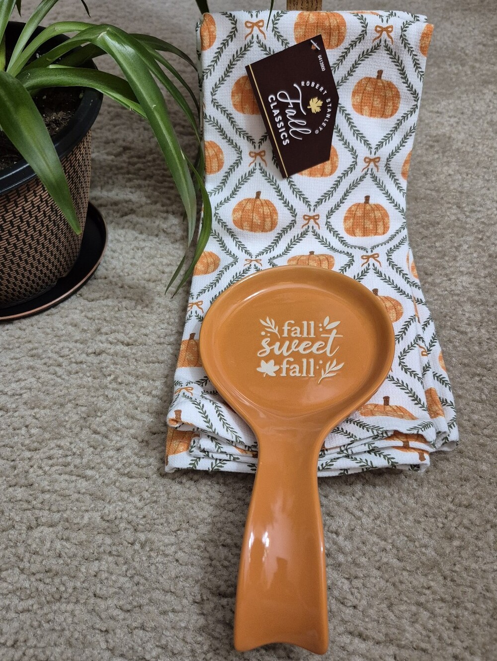 Pumpkin-Print Towels (Set Of 2) With A Matching Orange Fall Themed Spoon Rest - Picture 6 of 6